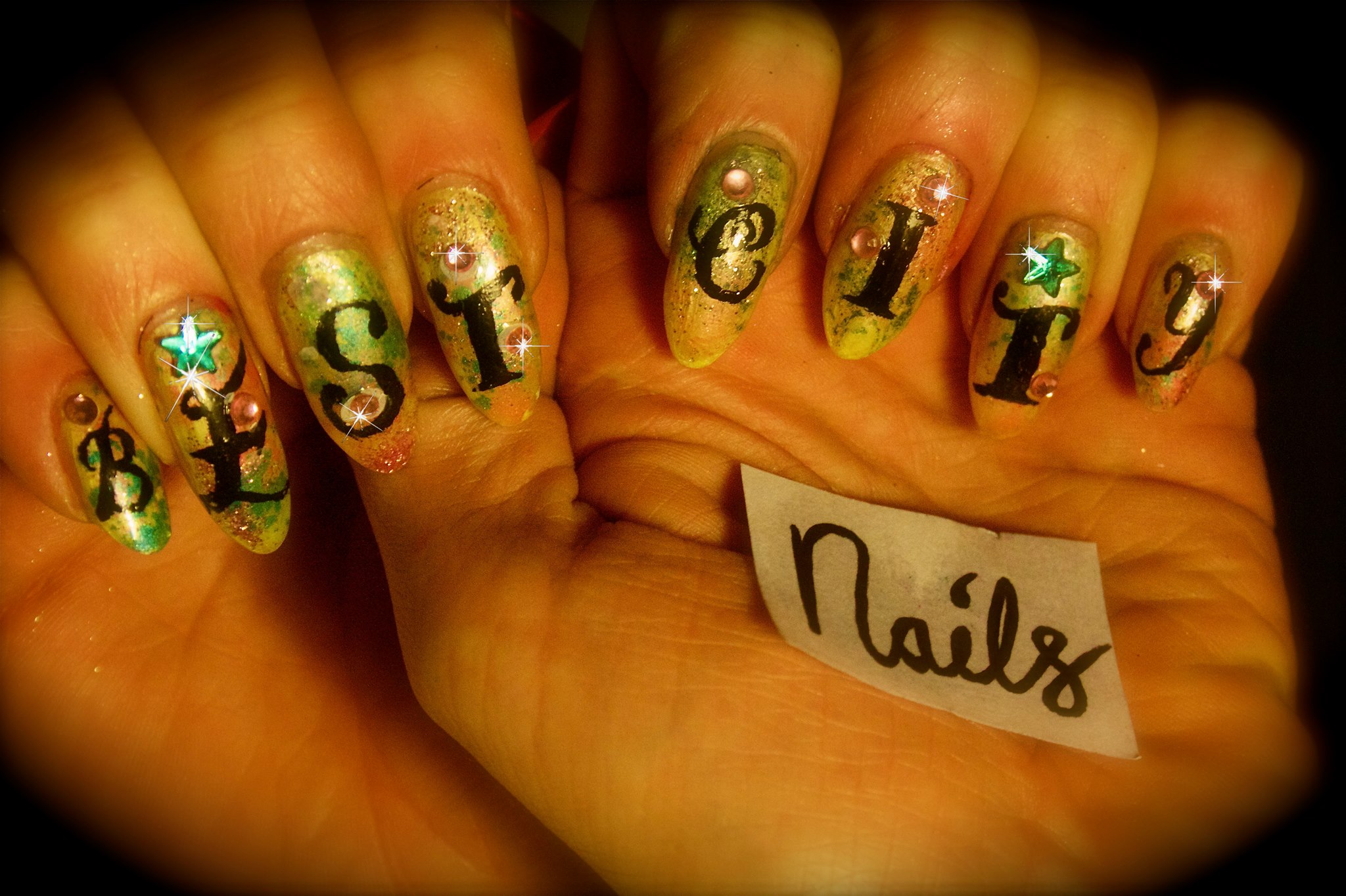 initial nails